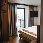 Manu Apartments